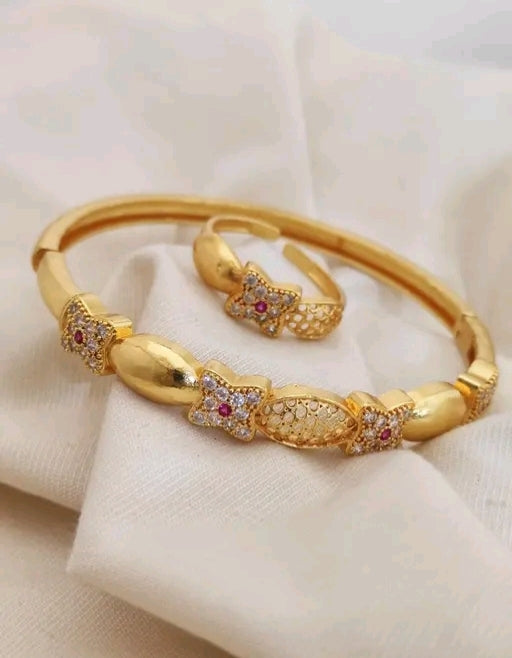 FORMING GOLD PLATED BRACELET WITH RING (ADUJSTABLE SIZE)
